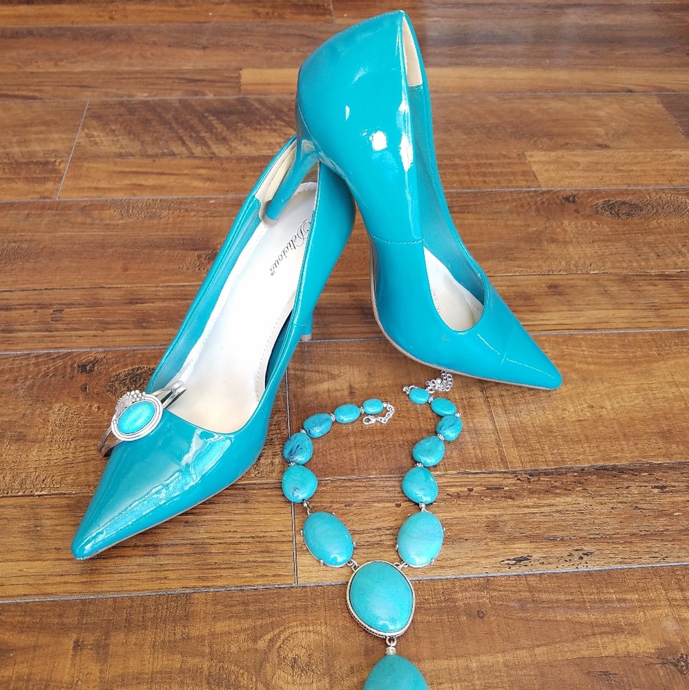 Womans Turquoise Heels